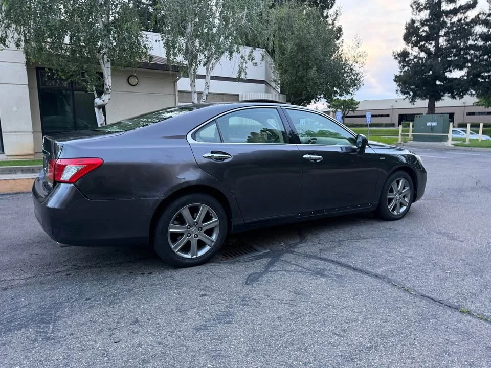 2009 Lexus ES 5th Gen - Image 5 of 12