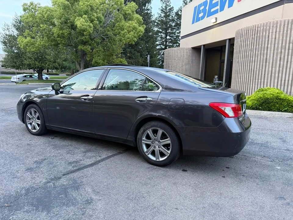 2009 Lexus ES 5th Gen - Image 4 of 12