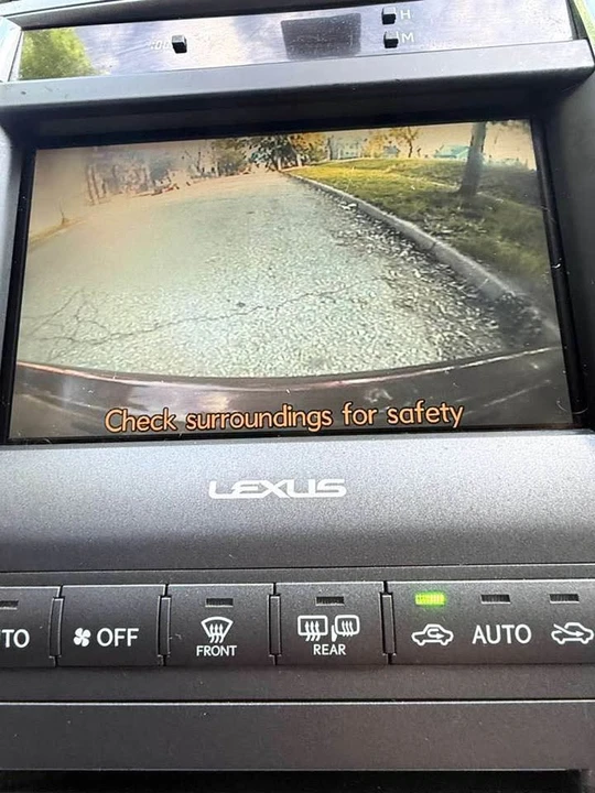 2009 Lexus ES 5th Gen - Image 10 of 13