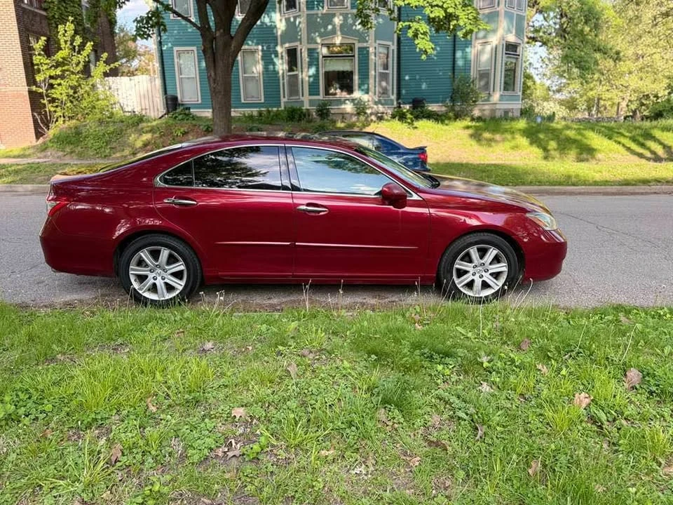 2009 Lexus ES 5th Gen - Image 2 of 13