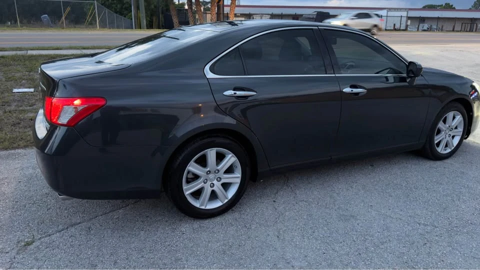 2009 Lexus ES 5th Gen - Image 5 of 20