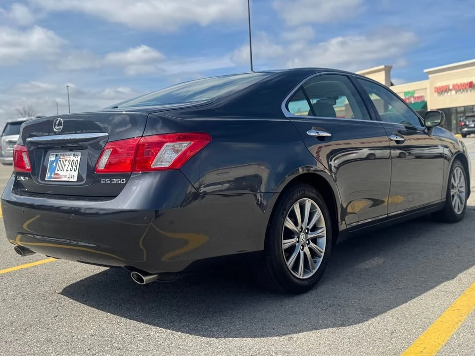 2009 Lexus ES 5th Gen - Image 5 of 20