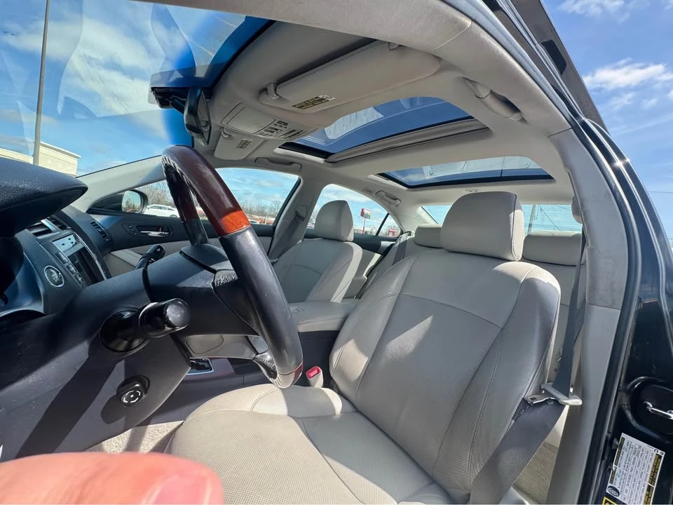 2009 Lexus ES 5th Gen - Image 9 of 20