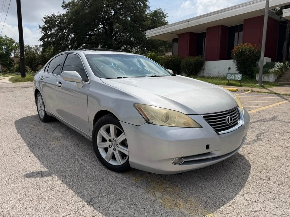 2009 Lexus ES 5th Gen - Image 3 of 10