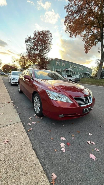 2009 Lexus ES 5th Gen - Image 2 of 11