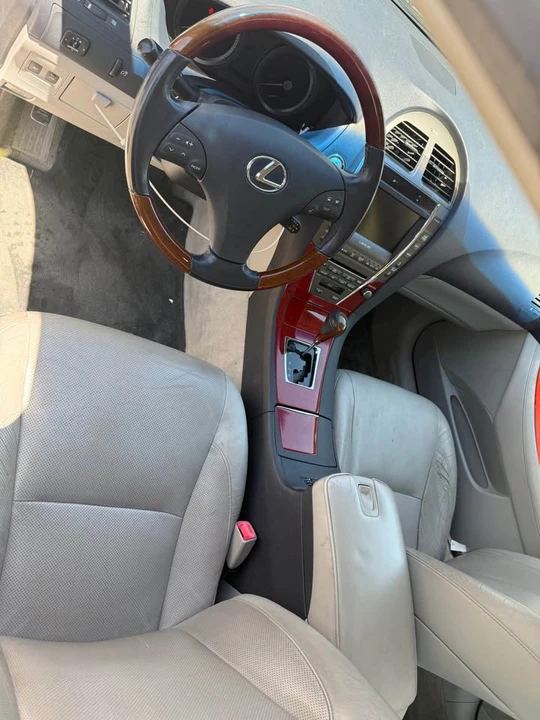 2009 Lexus ES 5th Gen - Image 4 of 4