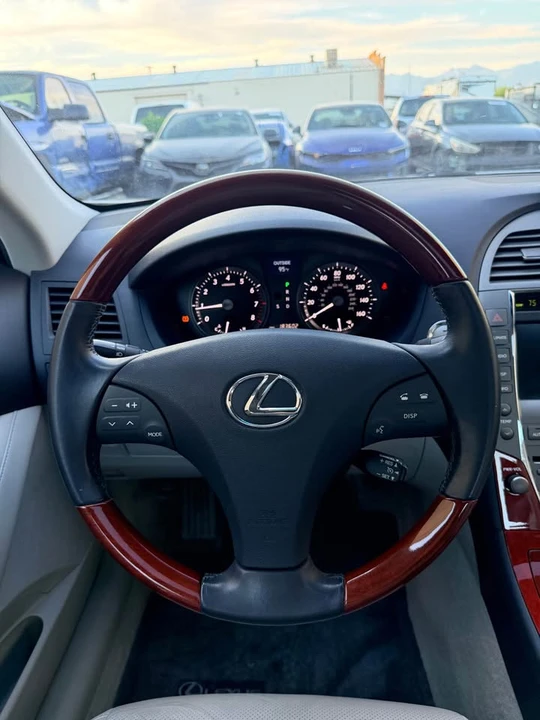 2009 Lexus ES 5th Gen - Image 11 of 17