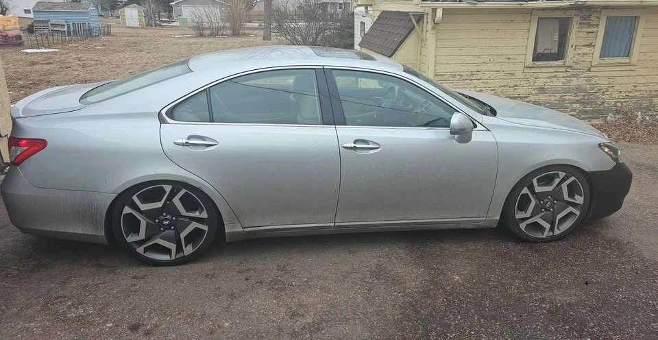 2009 Lexus ES 5th Gen - Image 3 of 8