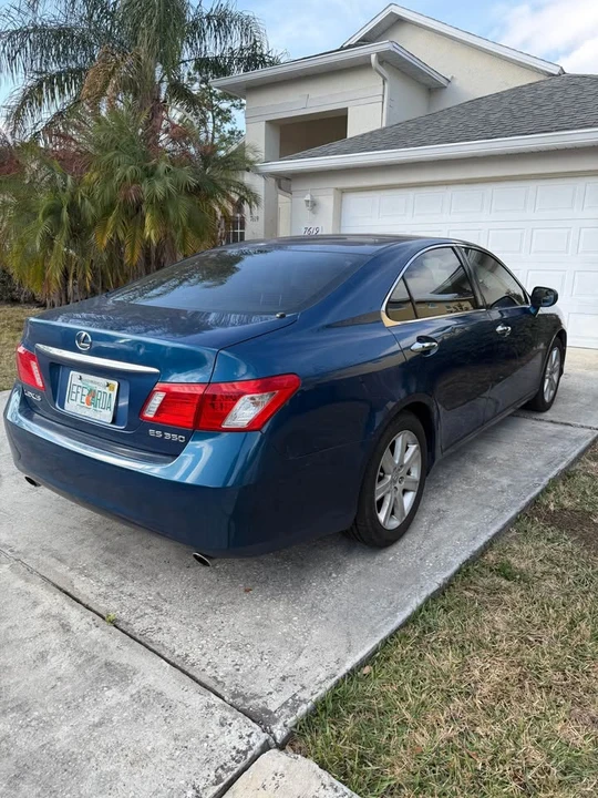 2009 Lexus ES 5th Gen - Image 5 of 12