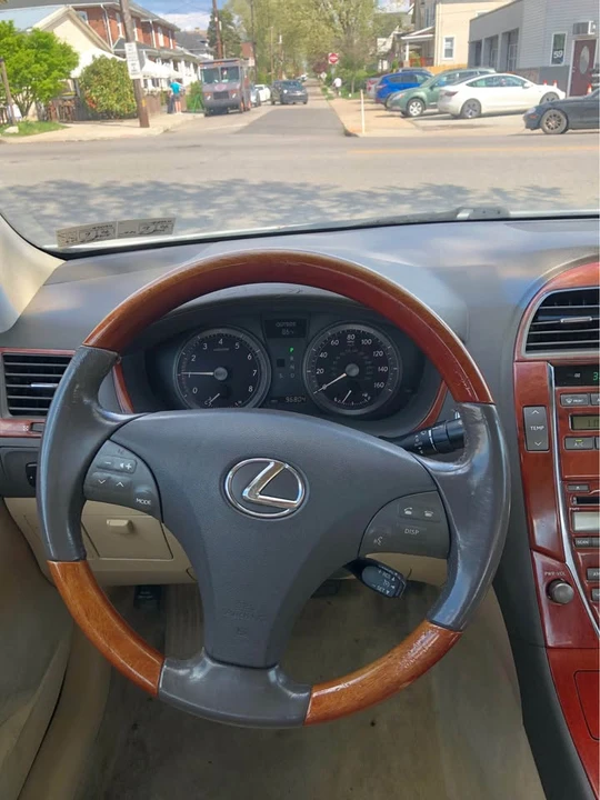 2009 Lexus ES 5th Gen - Image 10 of 13