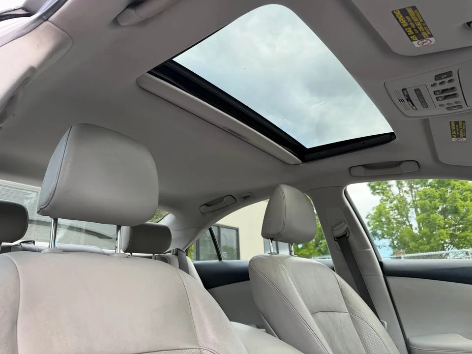 2009 Lexus ES 5th Gen - Image 17 of 18