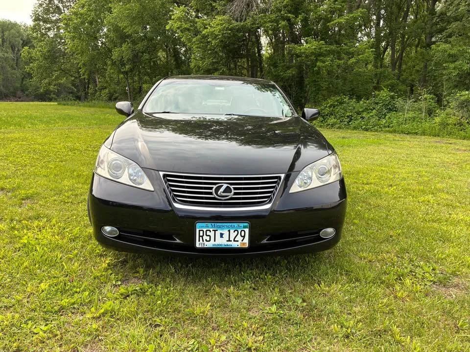 2009 Lexus ES 5th Gen - Image 2 of 11