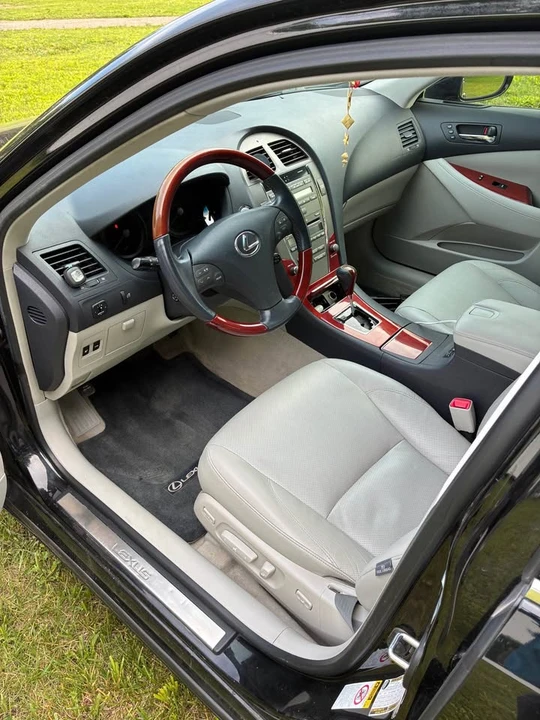 2009 Lexus ES 5th Gen - Image 6 of 11