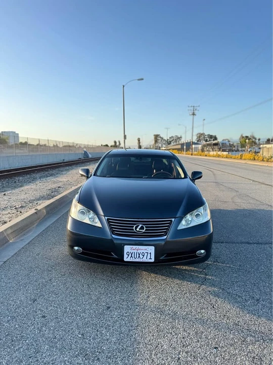 2009 Lexus ES 5th Gen - Image 2 of 8