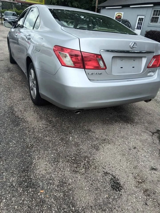 2009 Lexus ES 5th Gen - Image 2 of 3