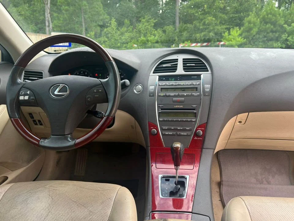 2009 Lexus ES 5th Gen - Image 5 of 9