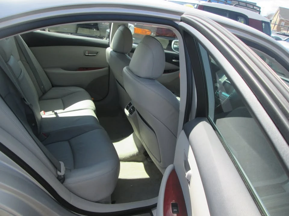 2009 Lexus ES 5th Gen - Image 11 of 13