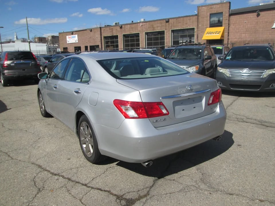 2009 Lexus ES 5th Gen - Image 3 of 13