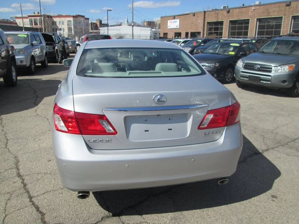 2009 Lexus ES 5th Gen - Image 5 of 13
