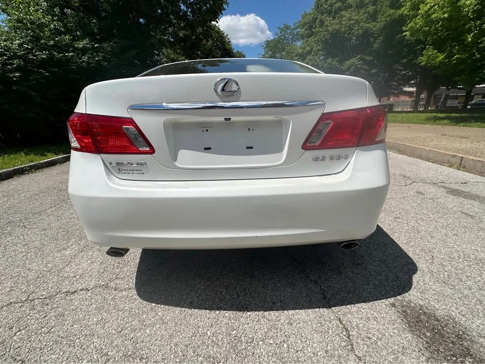 2009 Lexus ES 5th Gen - Image 4 of 17
