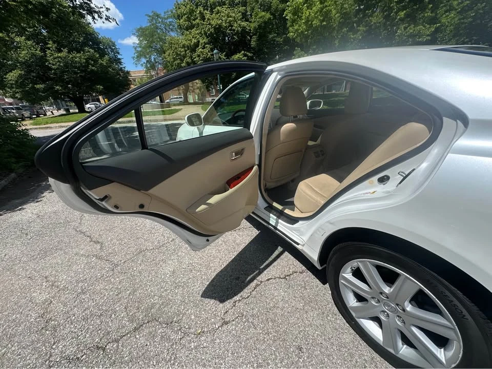 2009 Lexus ES 5th Gen - Image 6 of 17