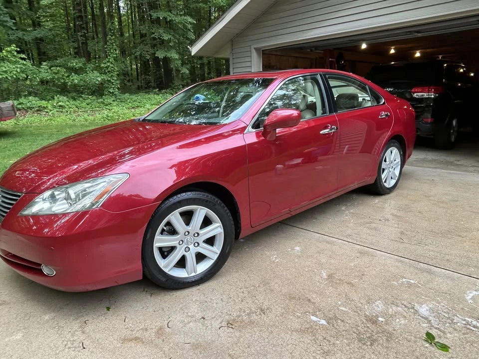 2009 Lexus ES 5th Gen - Image 2 of 11