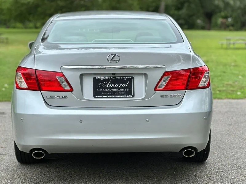 2009 Lexus ES 4th Gen - Image 11 of 12