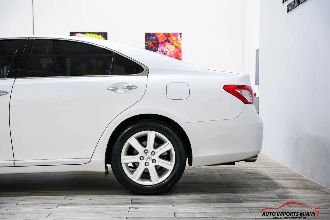 2009 Lexus ES 5th Gen - Image 15 of 21