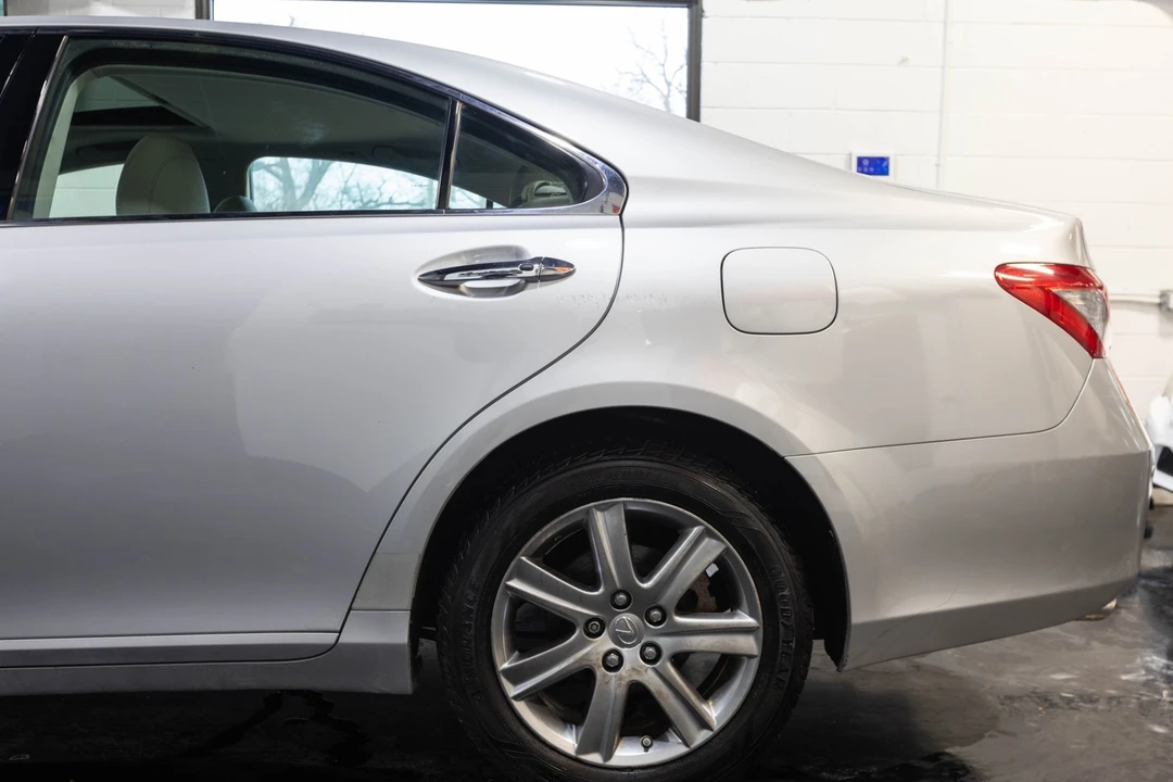2009 Lexus ES 5th Gen - Image 7 of 12