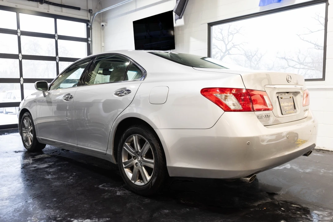 2009 Lexus ES 5th Gen - Image 8 of 12