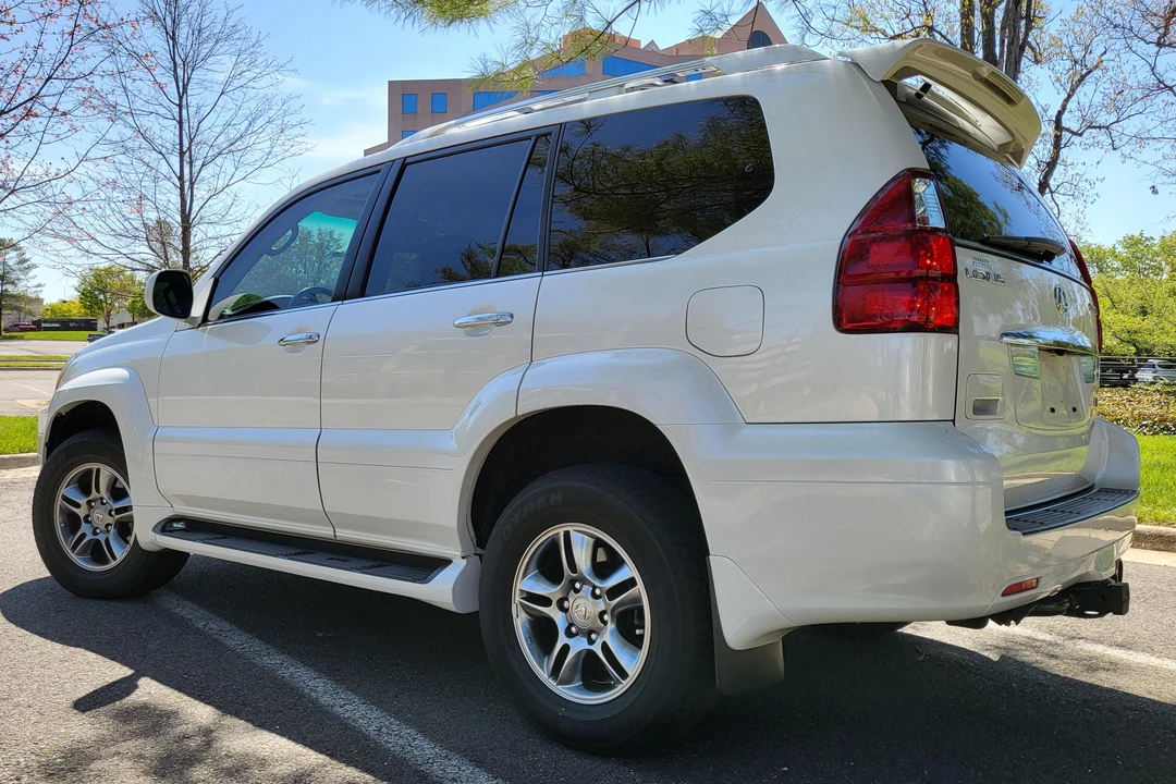 2009 Lexus GX 1st Gen - Image 4 of 31