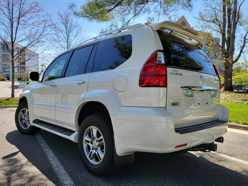 2009 Lexus GX 1st Gen - Image 18 of 31