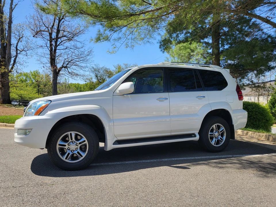 2009 Lexus GX 1st Gen - Image 14 of 31