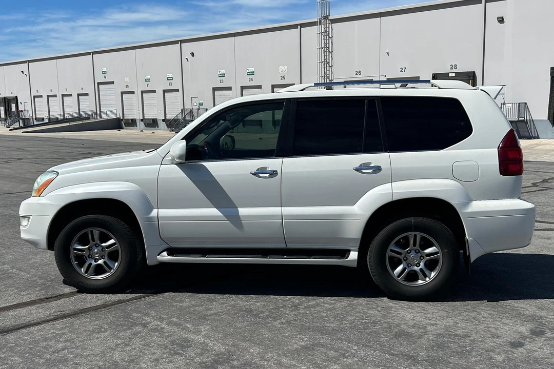 2009 Lexus GX 1st Gen - Image 3 of 31