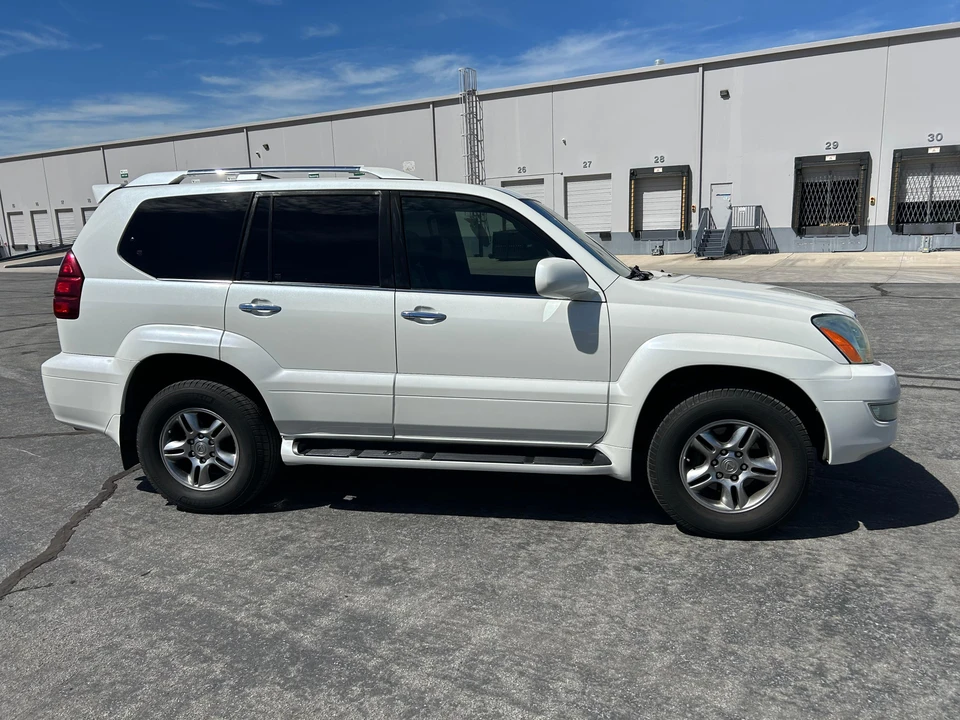 2009 Lexus GX 1st Gen - Image 15 of 31
