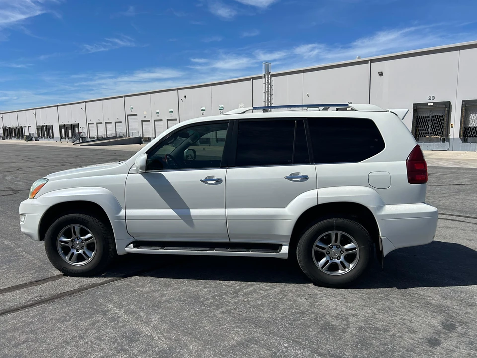 2009 Lexus GX 1st Gen - Image 9 of 31