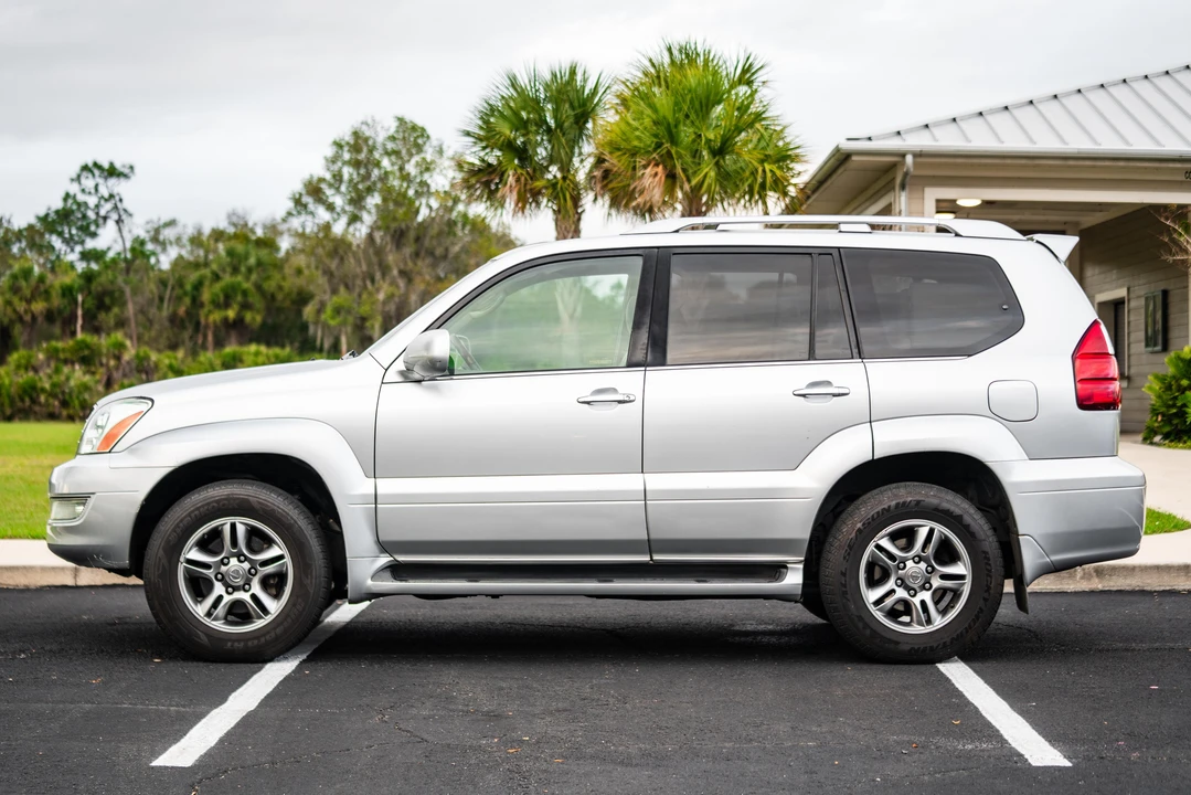 2009 Lexus GX 1st Gen - Image 11 of 31