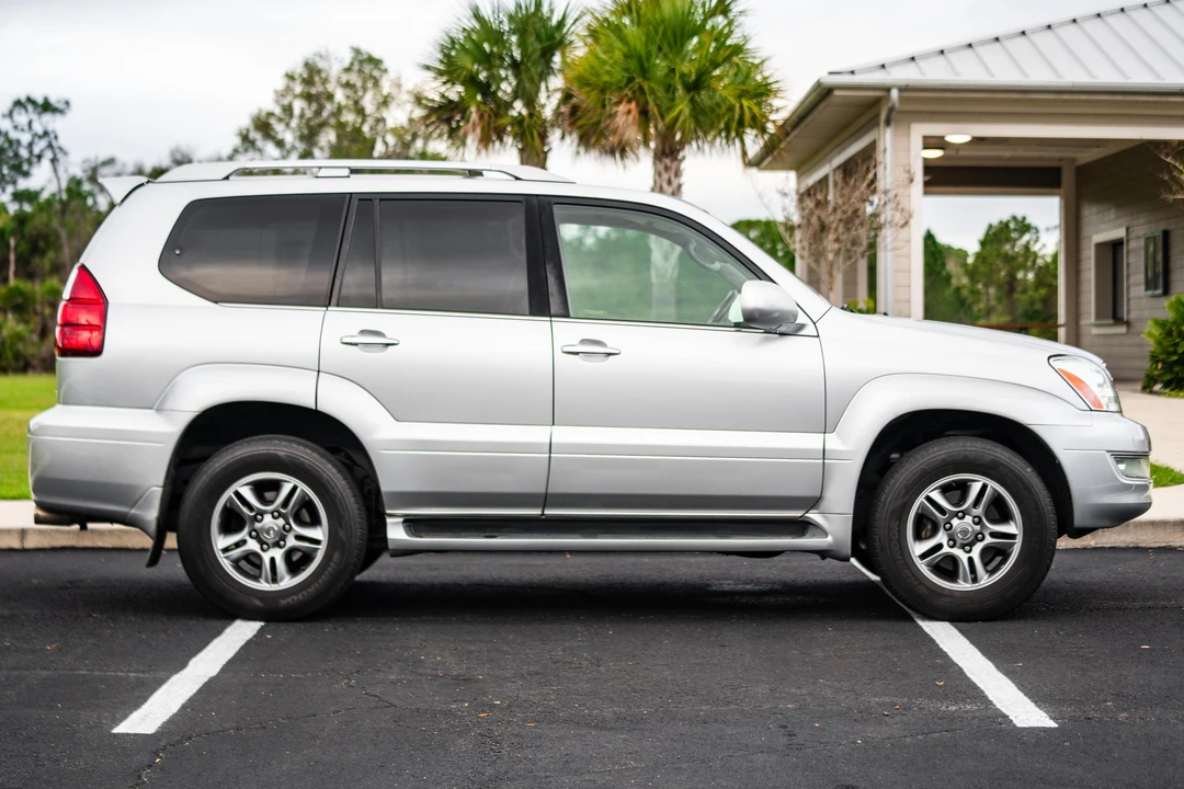 2009 Lexus GX 1st Gen - Image 3 of 31