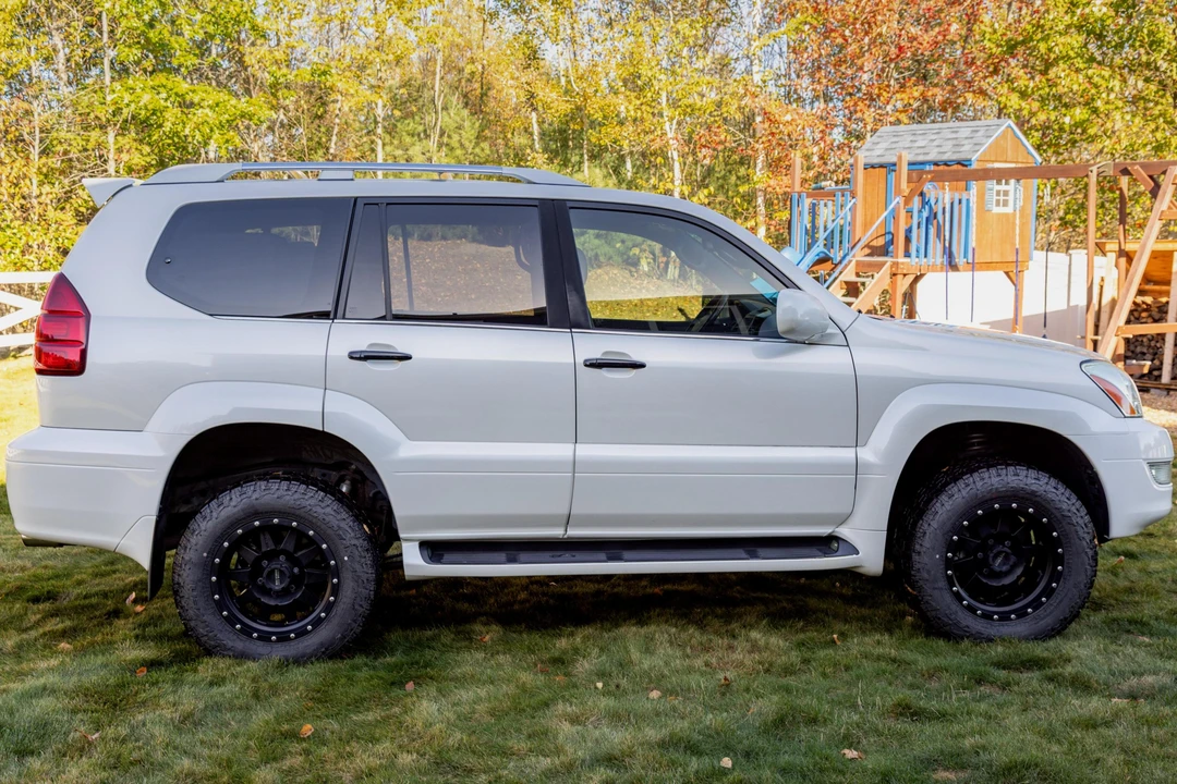 2009 Lexus GX 1st Gen - Image 3 of 31