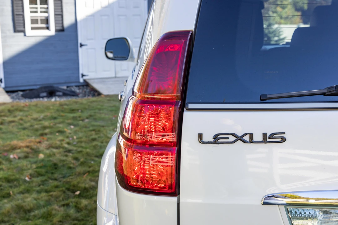 2009 Lexus GX 1st Gen - Image 18 of 31