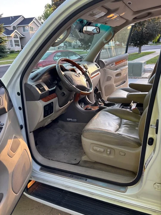 2009 Lexus GX 1st Gen - Image 3 of 8