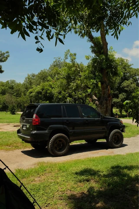 2009 Lexus GX 1st Gen - Image 3 of 9