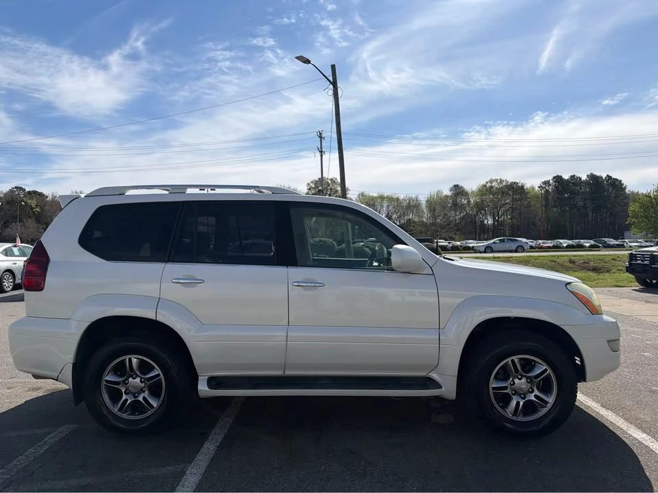2009 Lexus GX 1st Gen - Image 2 of 19