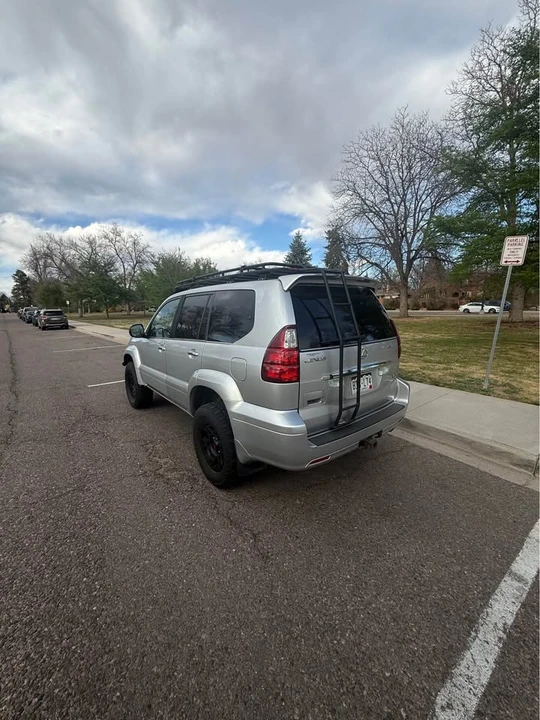 2009 Lexus GX 1st Gen - Image 3 of 17