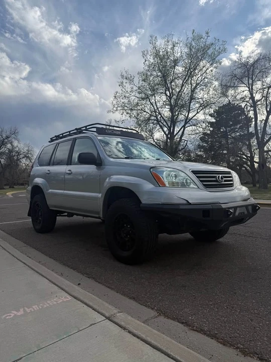 2009 Lexus GX 1st Gen - Image 2 of 17