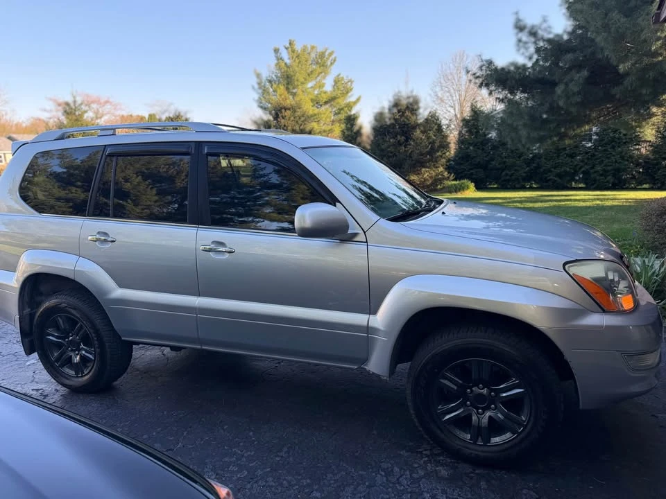 2009 Lexus GX 1st Gen - Image 2 of 14