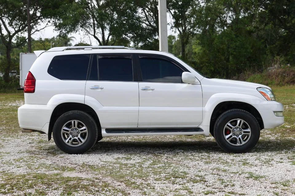 2009 Lexus GX 1st Gen - Image 3 of 12