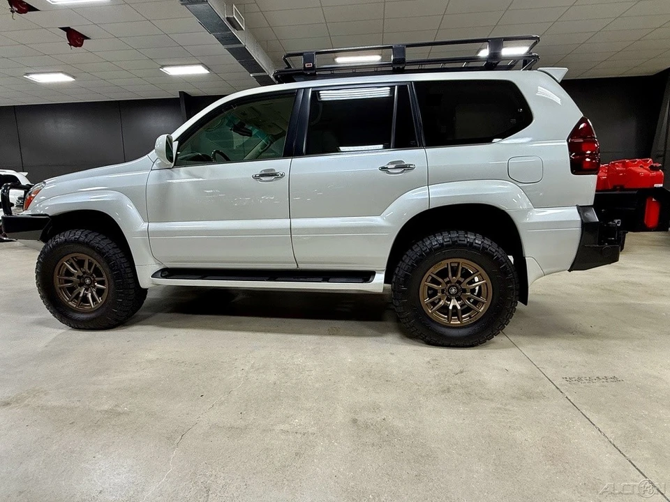 2009 Lexus GX 1st Gen - Image 2 of 12