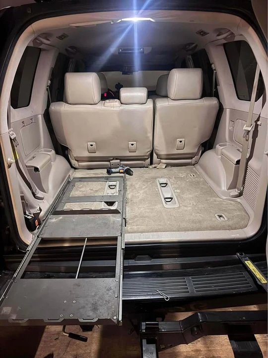 2009 Lexus GX 1st Gen - Image 7 of 8