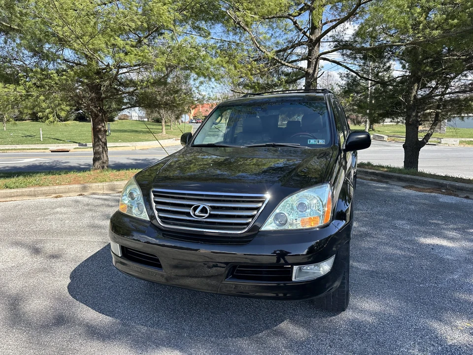 2009 Lexus GX 1st Gen - Image 2 of 31